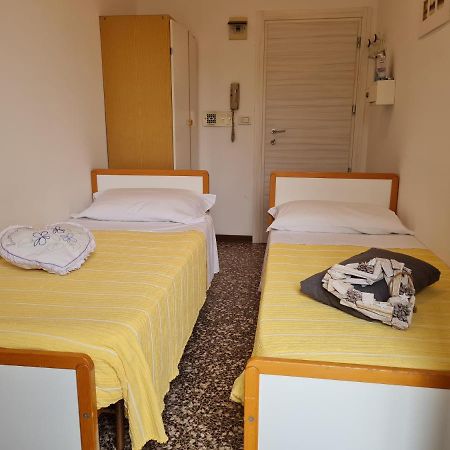 Hotel Marconi Miramare Rimini Zewnętrze zdjęcie