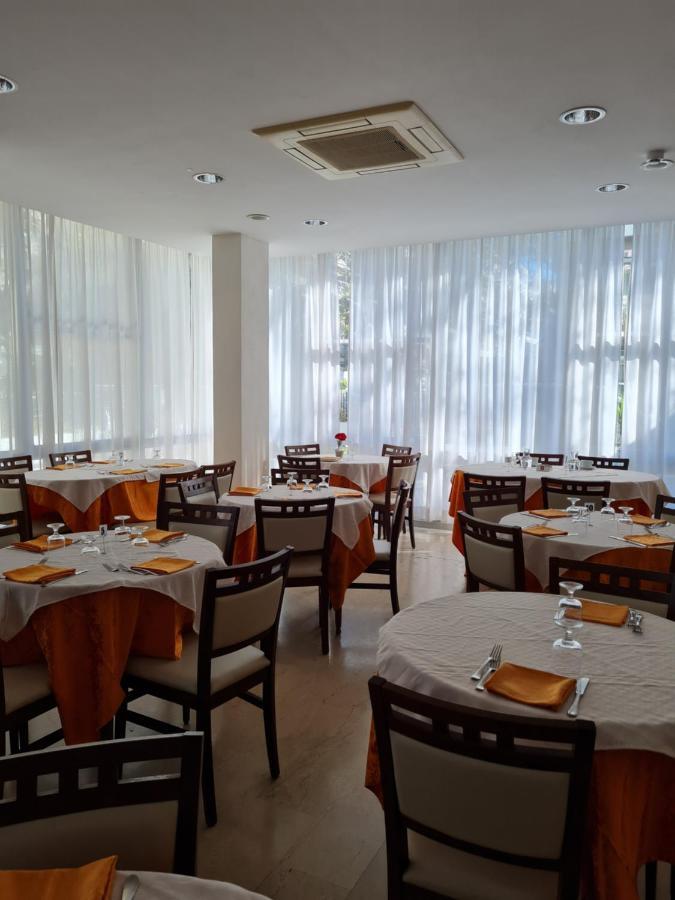 Hotel Marconi Miramare Rimini Zewnętrze zdjęcie