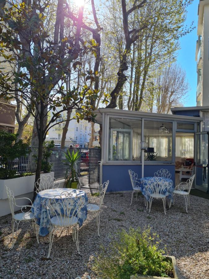 Hotel Marconi Miramare Rimini Zewnętrze zdjęcie